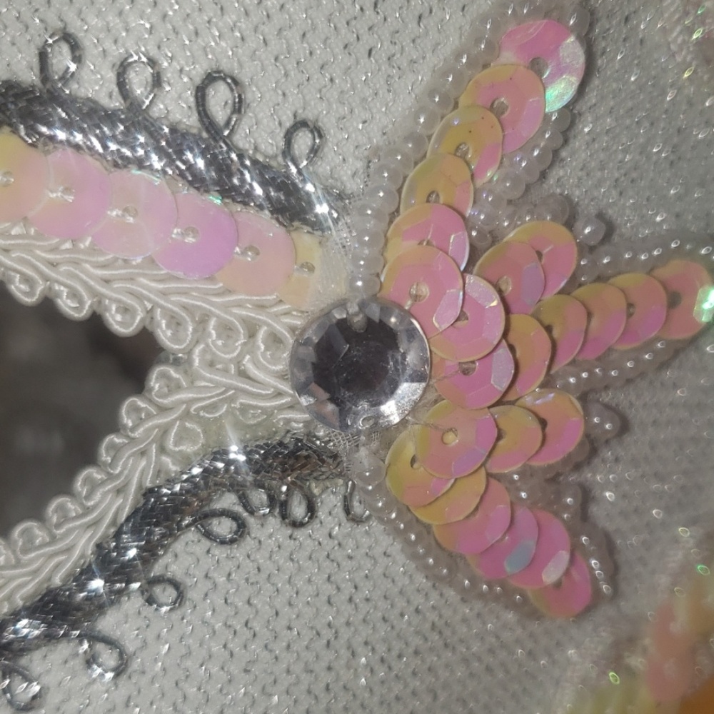 MASQUERADE MASK - Picture 6 of 8